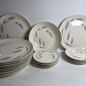 22 Pc VTG‎ FUTURA "WHEATLAND 55" 11-10In Plates 10-6in Saucers 1-8in Bowl